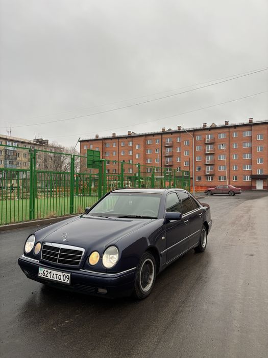 В продаже Мерседес W210
