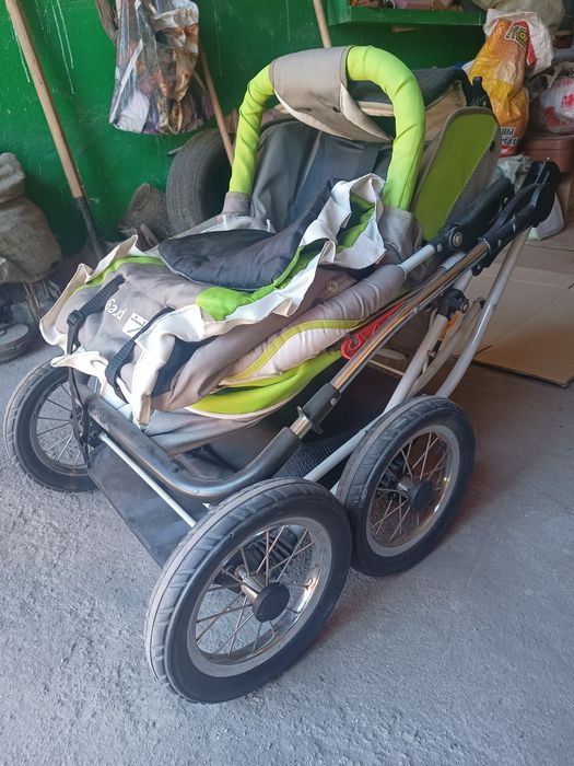 Детская коляска.