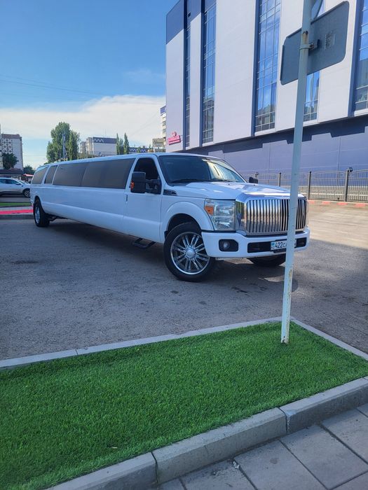 Прокат аренда лимузина MEGA FORD