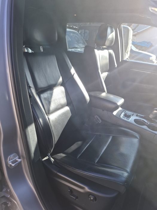 JEEP Grand Cherokee WK2 седалки,салон