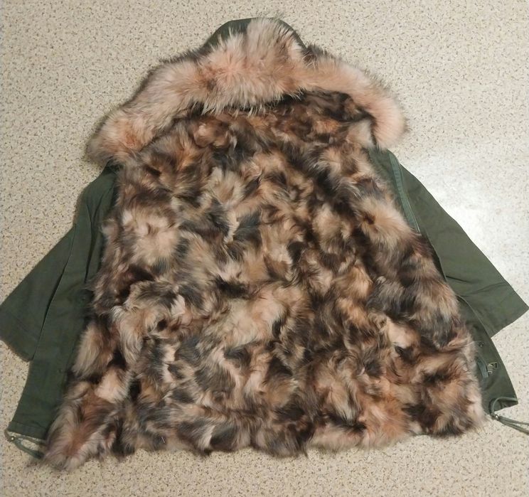 Продам женскую куртку.