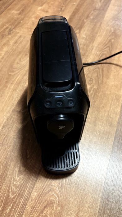 Кафемашина с капсули Tchibo Cafissimo Черна + 70 капсули