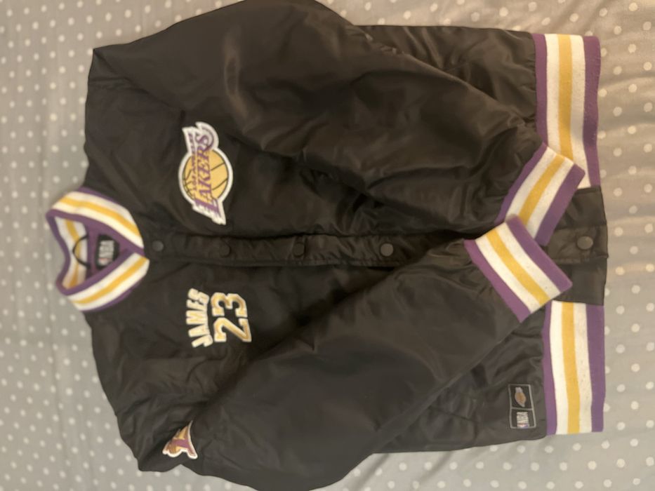 Vând Geaca Lakers!!