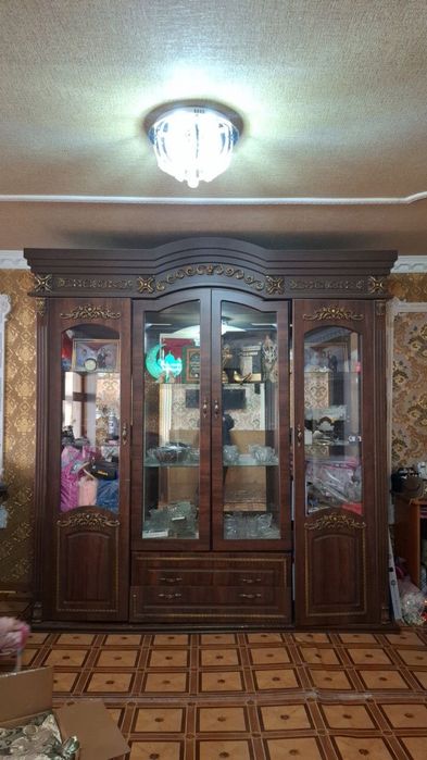 Продается Стенный горнитур состояние отличное ценна договорная