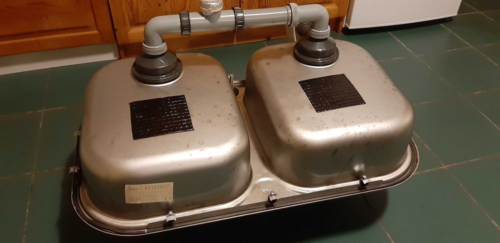 Кухненска мивка, двукоритна, Тека, 80/50/17,5 см, със сифон.