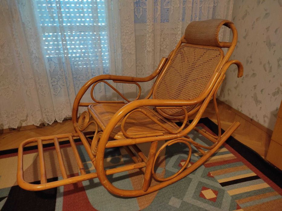 Люлеещ се стол от дърво