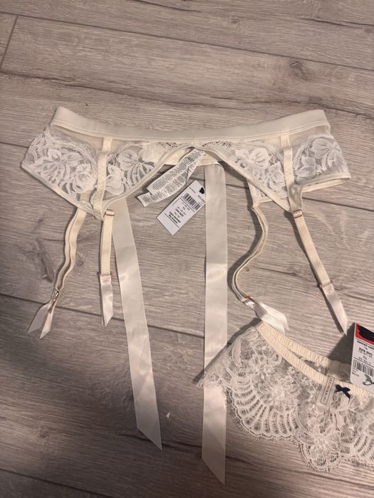 Set port jartier si jartiera Intimissimi marime unica