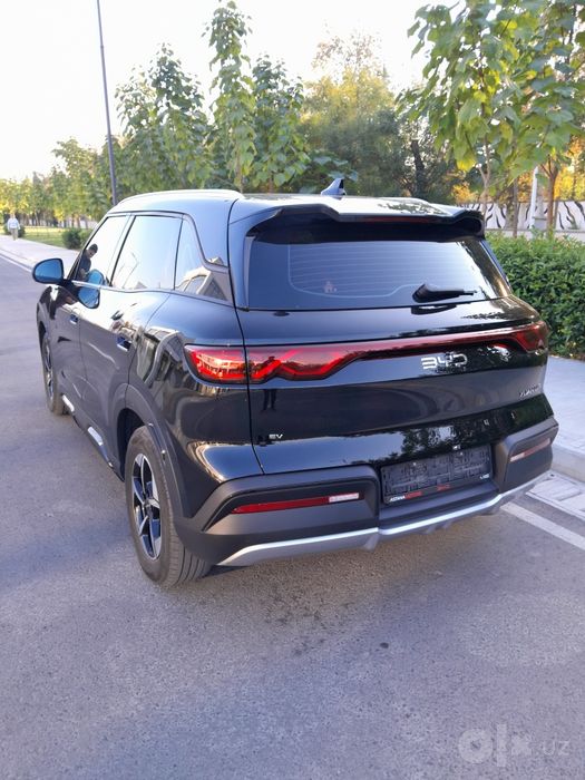 BYD Yuan Up 401 Qora 2025