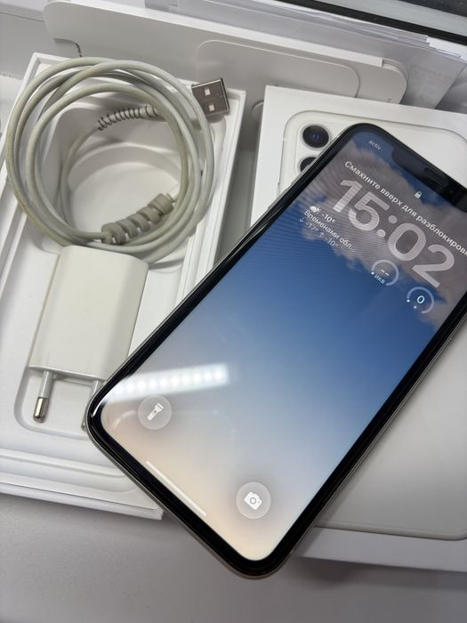 Продам Айфон 11 64 гб