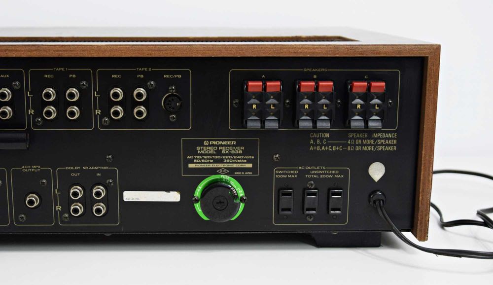 Amplituner Pioneer SX-838, amplificator