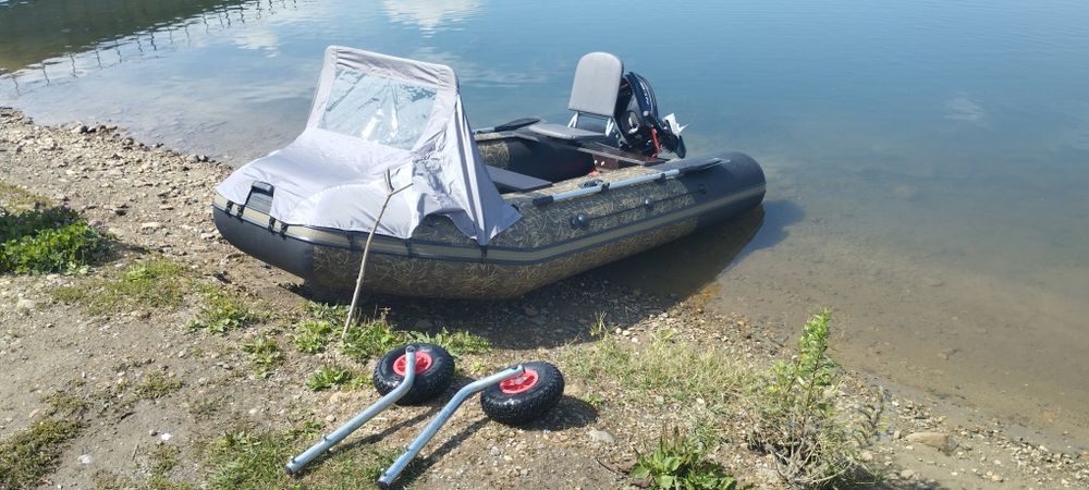 Продам лодку с мотором