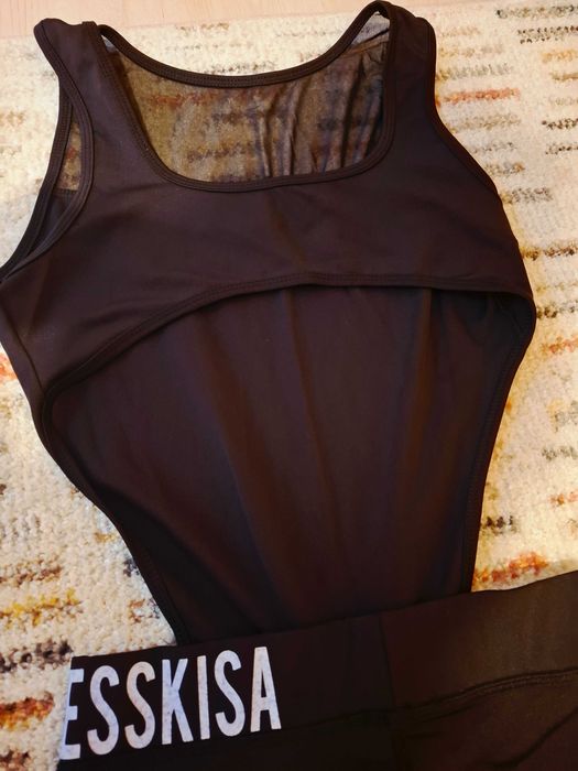 Цял дамски фитнес екип