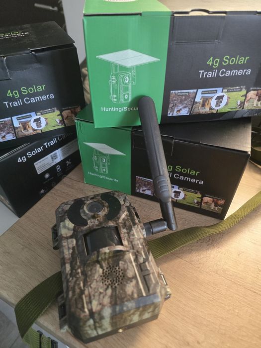 Camera vanatoare/stupi/cabana 4g live cu panou solar