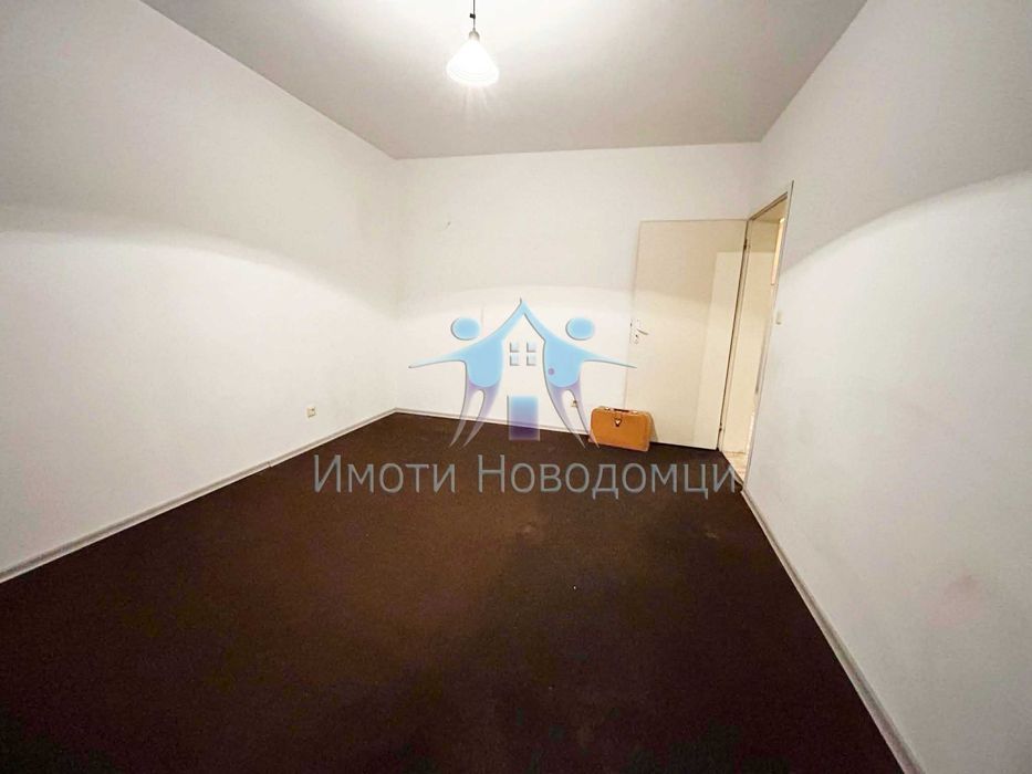Продава се Четиристаен апартамент в Шумен, Пазара - 105 кв.м за 948 €/кв.м - Снимка #3