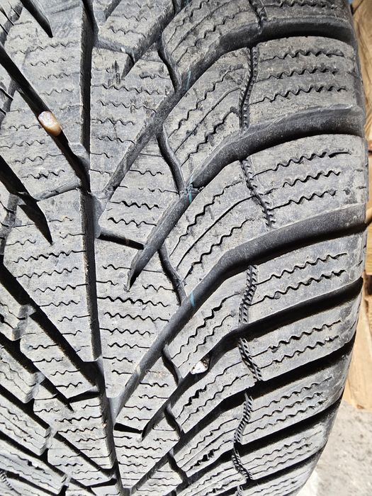Продавам зимни гуми Kumho 215 60 16
