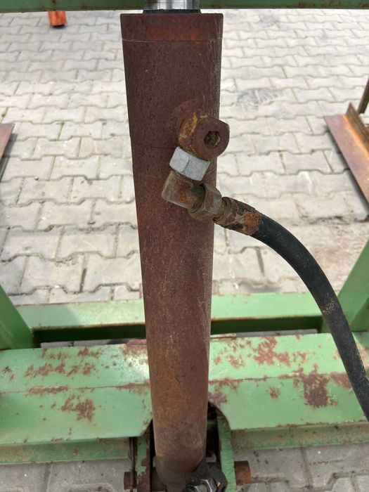 Intorcator / Basculator Lazi sau boxpaleti - Latime 1,6 m , hidraulic