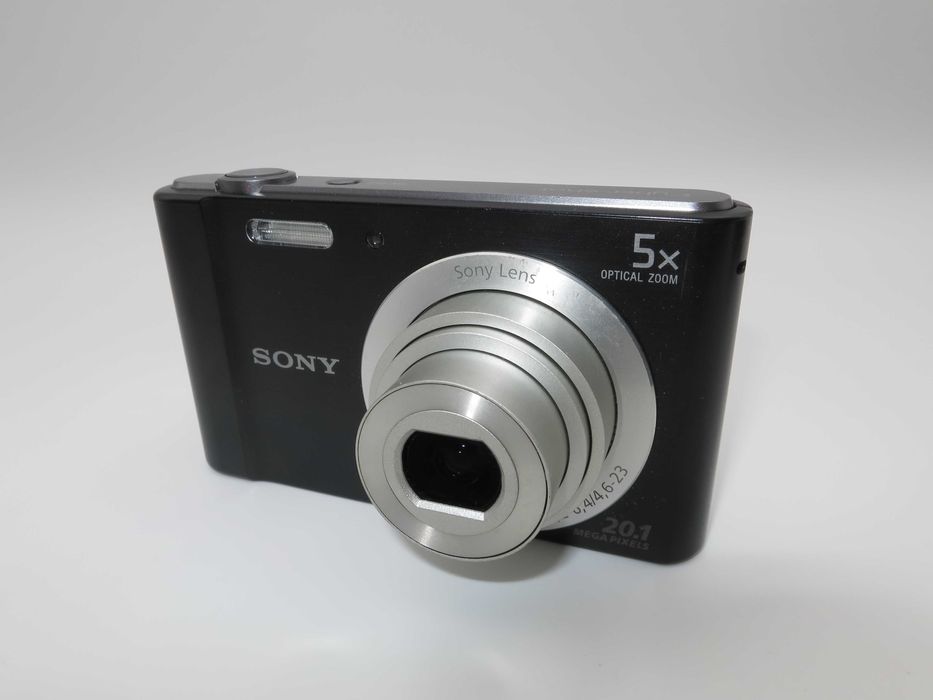 Sony Cyber-shot DSC W800 ултра компактен цифро фотоапарат в черен цвят, дигитална камера 20.1 MP CCD, 5x Оптичен Зум, като НОВА, работи отлично!