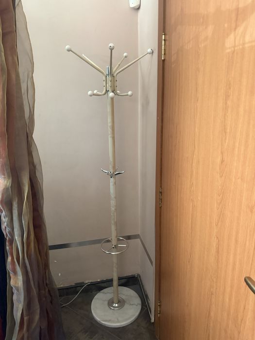 Пробна със закачалка и завеса от тюл 20€