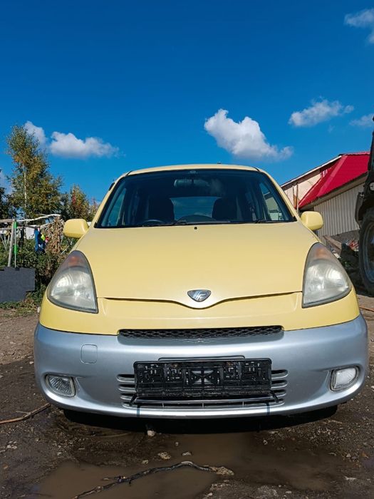 Toyota Fun Cargo 2000 г.в.