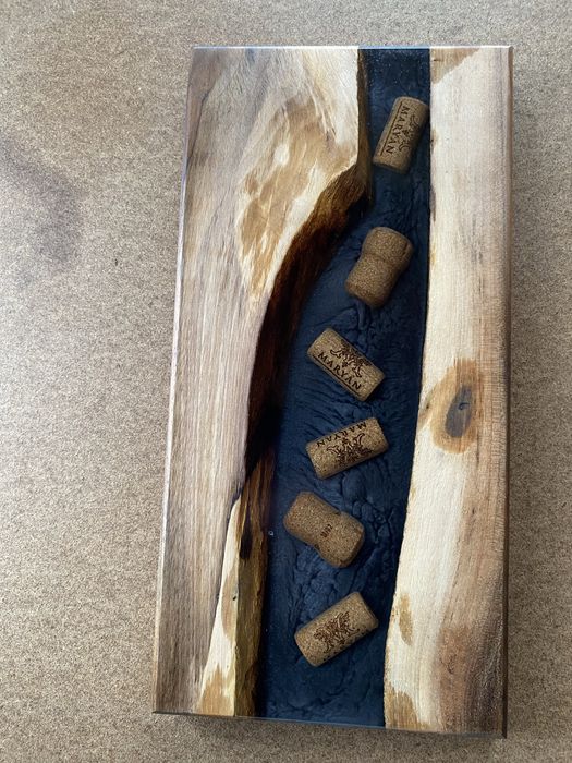 Дъски от орех и епоксидна смола