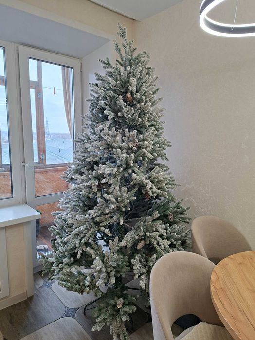 Ель искуственная   .