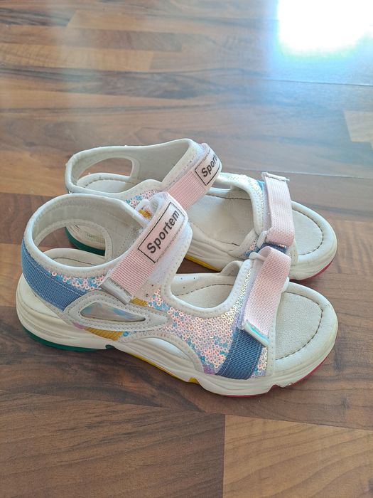 Продам сандали летние
