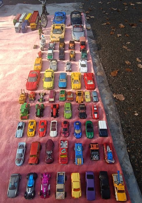 Коллекционные машинки 1/18