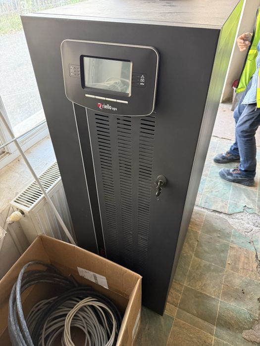 Vand UPS stabilizator tensiune Riello