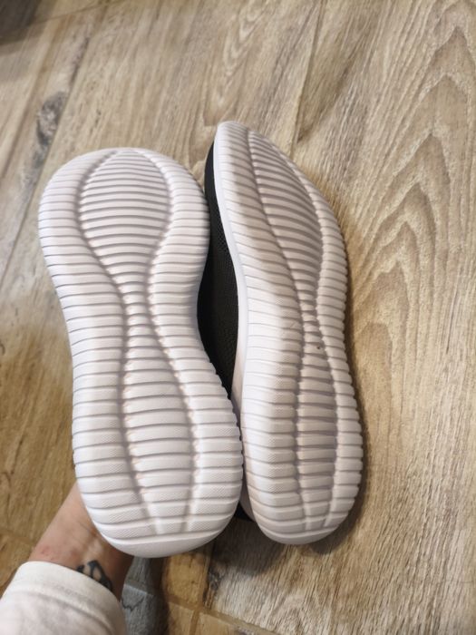 Adidași bărbați pentru alergare – negru/alb – mărimea 44 EU – noi