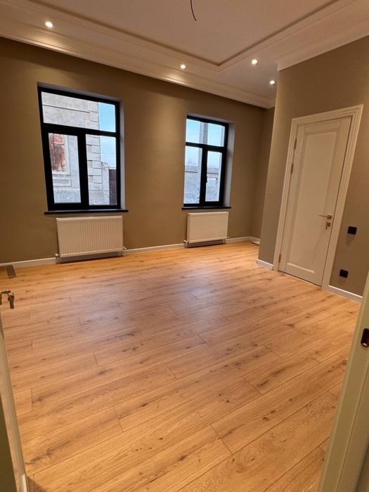 Уй сотилади.Уч кахрамон Айри ота махалласи