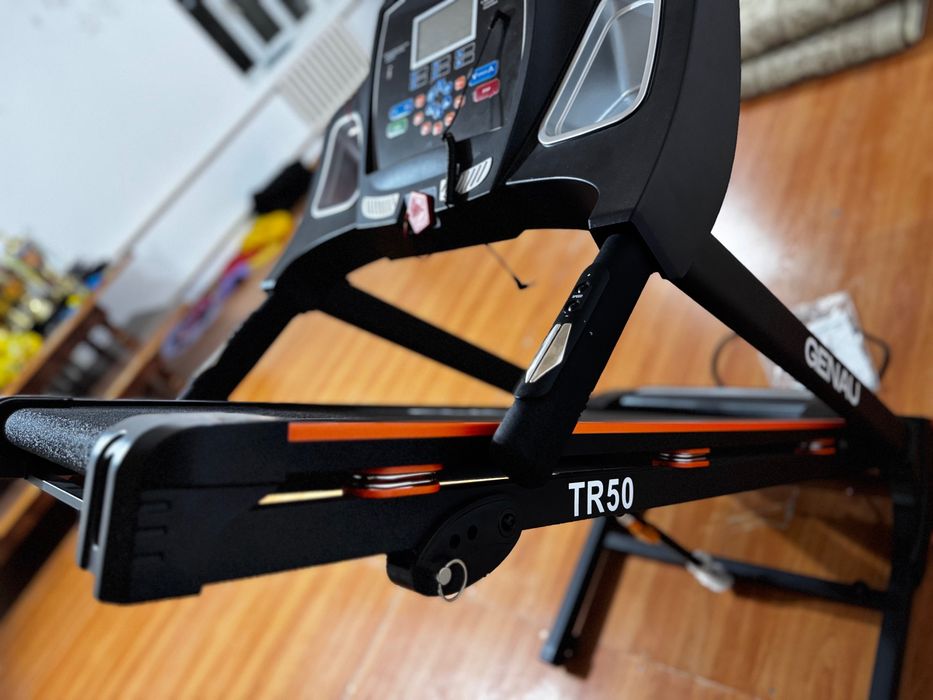 продается Беговая дорожка GENAU TR50