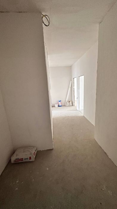 Бухара сити Карвон шоппингдан 3 хонали гази бор квартира сотилади