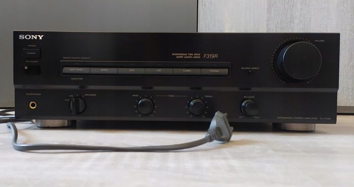 Тонколони JAMO STUDIO 180 и усилвател SONY F319R