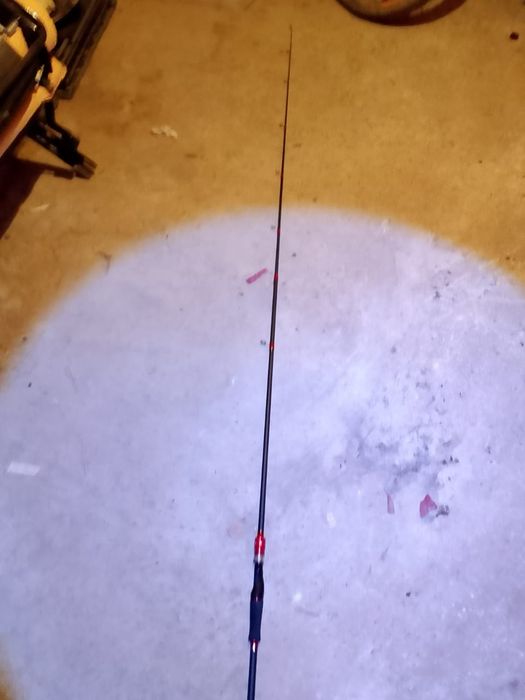 Продам спиннинг 240 см тест 8-15