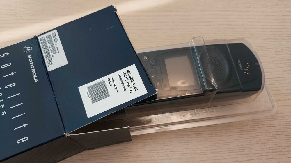 Motorola 9500 Iridium - Сателитен и GSM телефон 2в1