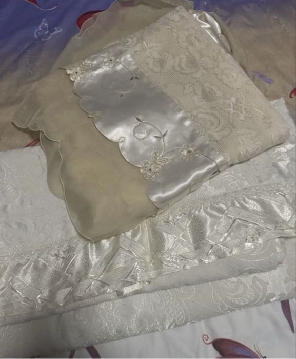 Set pilota pat,fata de masa mare si draperii ca noi!!super pret!