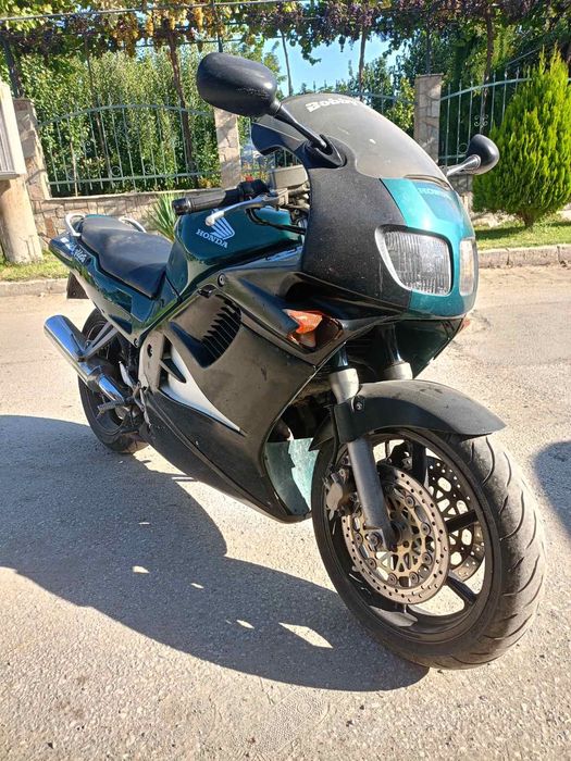 Honda VFR    750