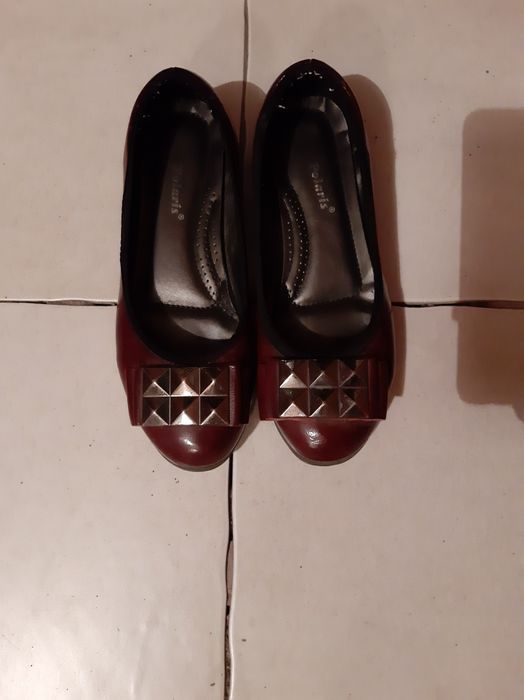 Кожаные туфли для девочек