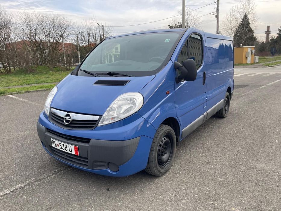 Opel Vivaro  3 locuri