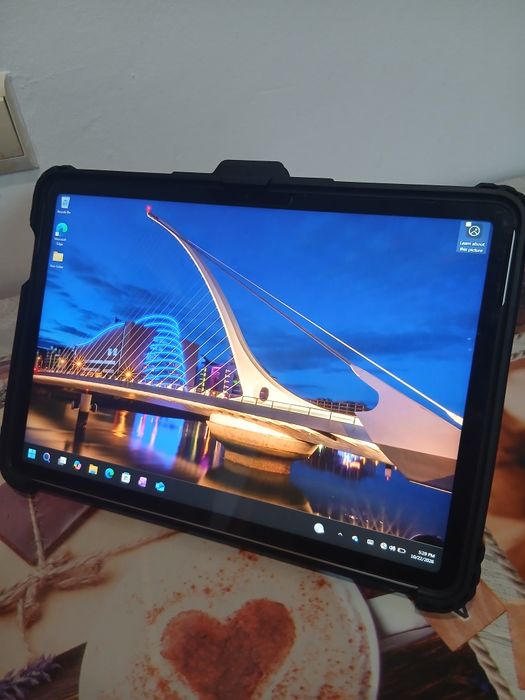 Microsoft Surface Pro 12 1st Edition Snapdragon X  Plus