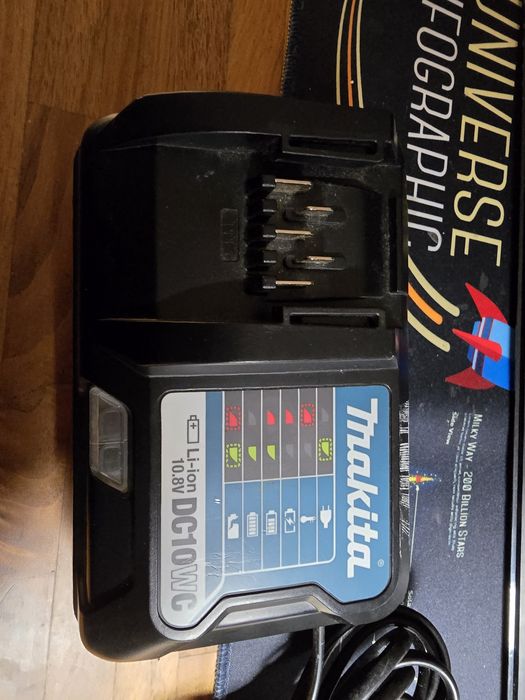 Зарядно устройство за акумулаторни батерии  Makita DC10WC, LED дисплей