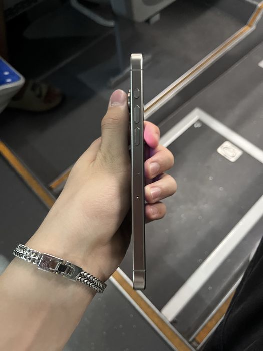 Продам Iphone 15 Pro Max 256gb