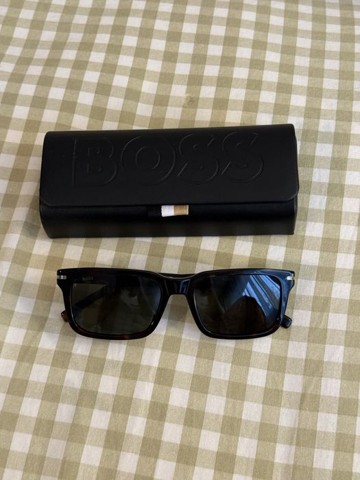 Очки солнцезащитные Boss