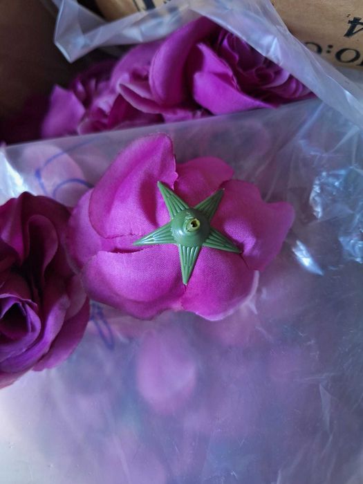 Flori artificiale, capete si frunze de vanzare