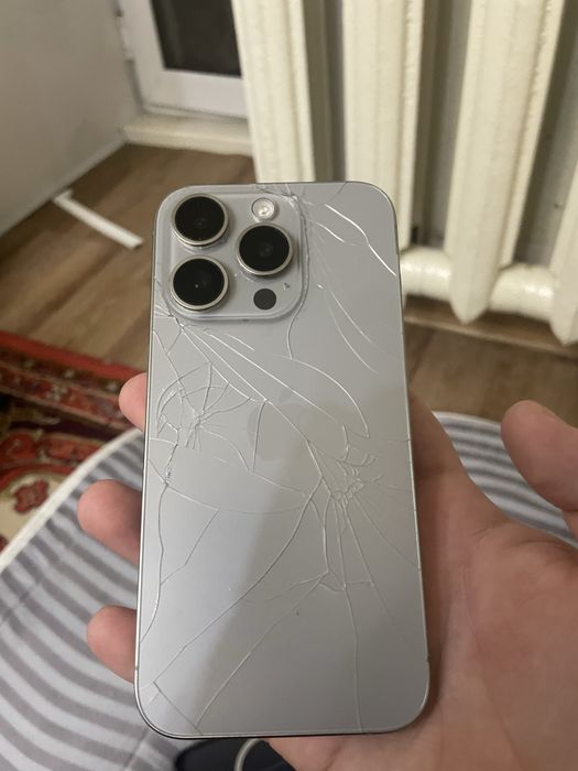 Iphone 15 pro серый свет
