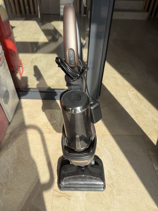 Продам пылесос Борк.