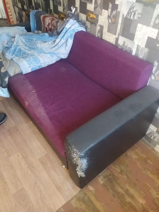 Кровать, диван для спальни