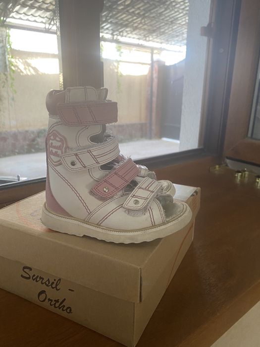 Продается детский ортопедический обувь для девочек , размер 22, с