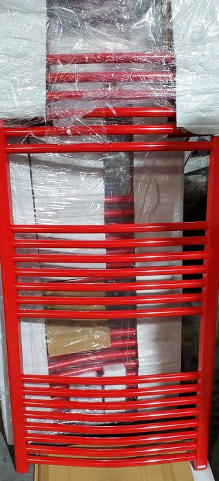 Radiator baie rosuPortprosop rosu RAL 2030 curbat 1200x600