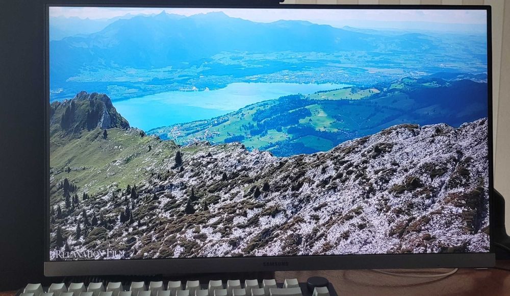 Монитор 24" Samsung LS24R350FHIXCI черный Б/У